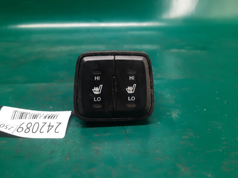 Кнопка обогрева сидений HYUNDAI SONATA YF 10-14 2013 Седан 2.4 G4KK 93710-3S2004X Б/У