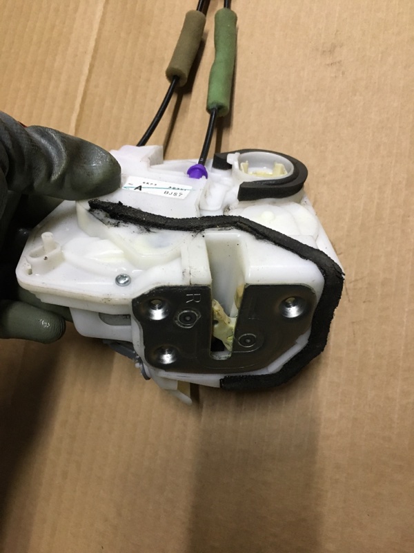 Замок двери задний правый MAZDA 3 BM 13-19 BM 2.0 PE-VPS