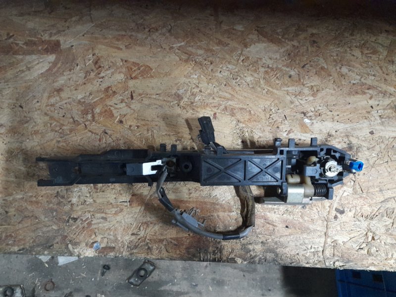 Ручка двери наружная передняя левая M35/M45 04-10 Ручка двери наружная передняя левая M35/M45 04-10