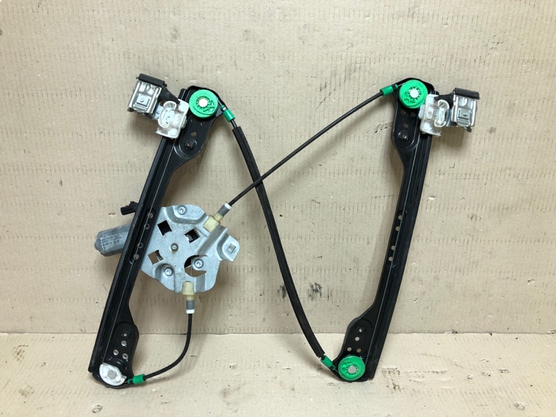 Стеклоподъемник передний левый 300 04-10 2008 Седан 3.5 EGG