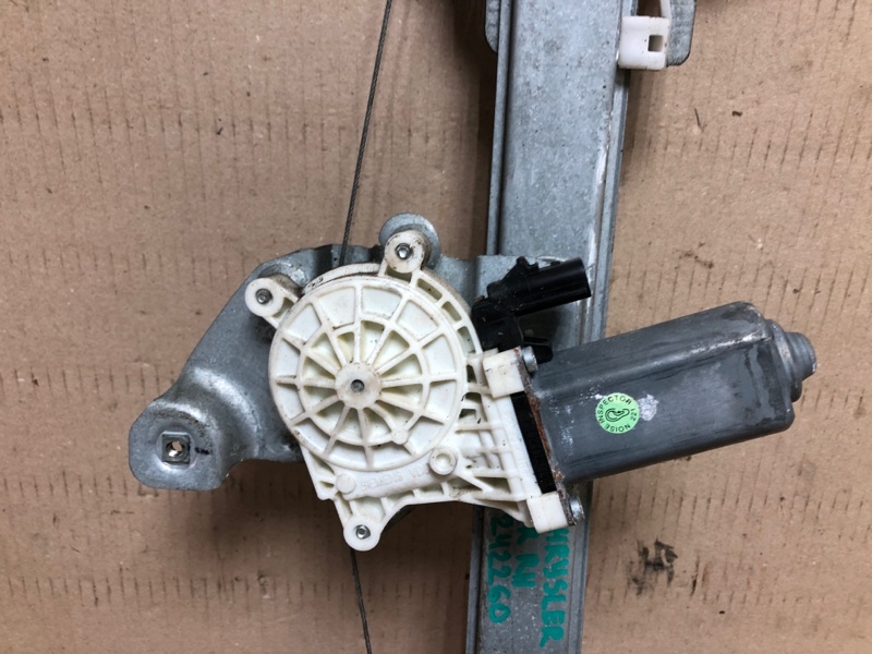 Стеклоподъемник задний правый 300 04-10 2008 Седан 3.5 EGG Стеклоподъемник задний правый 300 04-10 2008 Седан 3.5 EGG