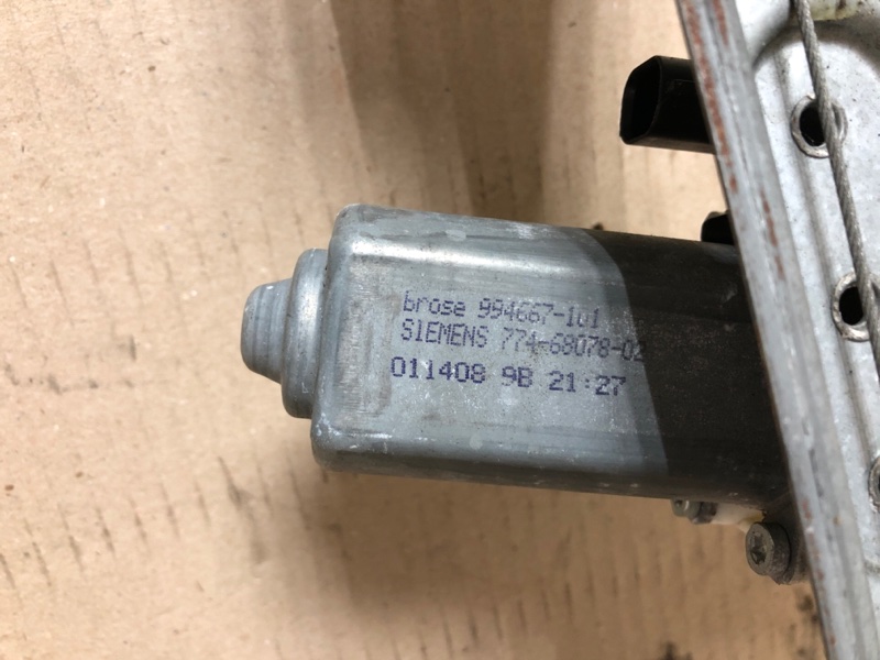 Стеклоподъемник задний правый 300 04-10 2008 Седан 3.5 EGG Стеклоподъемник задний правый 300 04-10 2008 Седан 3.5 EGG