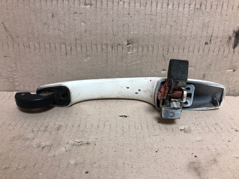 Ручка двери наружная задняя правая 300 04-10 2008 Седан 3.5 EGG Ручка двери наружная задняя правая 300 04-10 2008 Седан 3.5 EGG