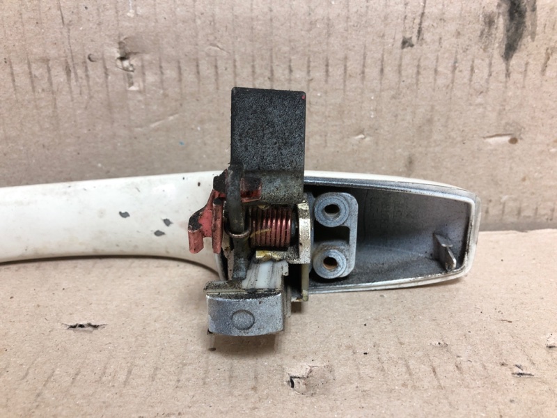 Ручка двери наружная задняя правая CHRYSLER 300 04-10 Седан 3.5 EGG Ручка двери наружная задняя правая CHRYSLER 300 04-10 Седан 3.5 EGG