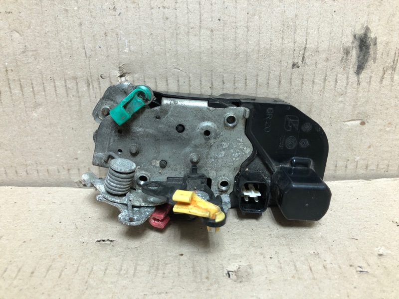 Замок двери передний правый CHRYSLER 300 04-10 Седан 3.5 EGG Замок двери передний правый CHRYSLER 300 04-10 Седан 3.5 EGG