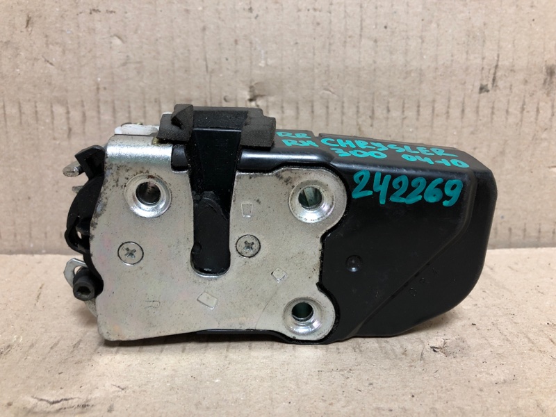 Запчасть замок двери задний правый CHRYSLER 300 04-10 2008 Седан 3.5 EGG 4575892AA Б/У Замок двери задний правый CHRYSLER 300 04-10 2008 Седан 3.5 EGG 4575892AA Б/У