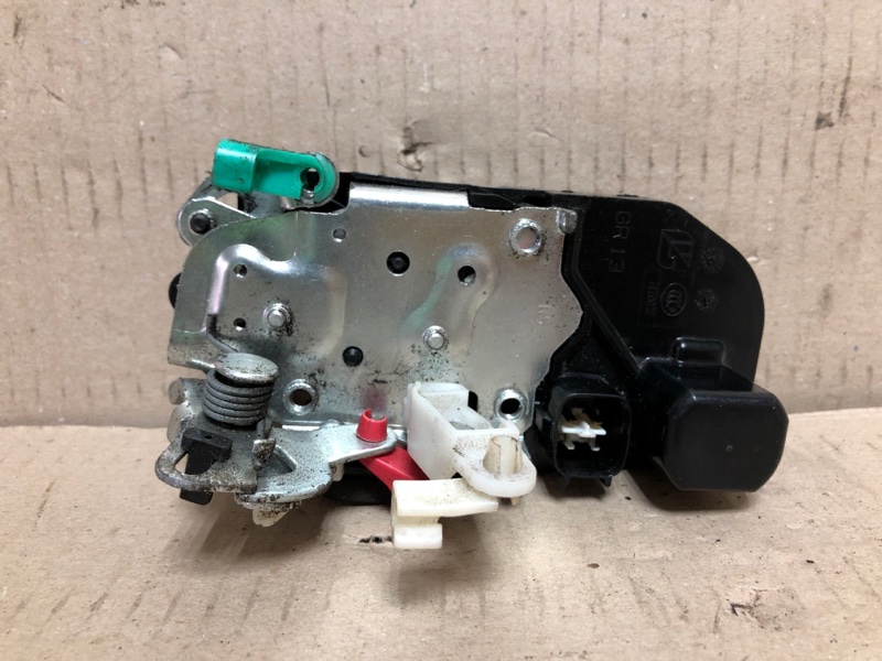 Замок двери задний правый CHRYSLER 300 04-10 Седан 3.5 EGG Замок двери задний правый CHRYSLER 300 04-10 Седан 3.5 EGG