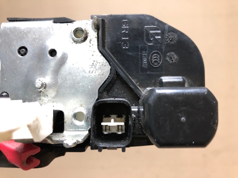 Замок двери задний правый 300 04-10 2008 Седан 3.5 EGG Замок двери задний правый 300 04-10 2008 Седан 3.5 EGG