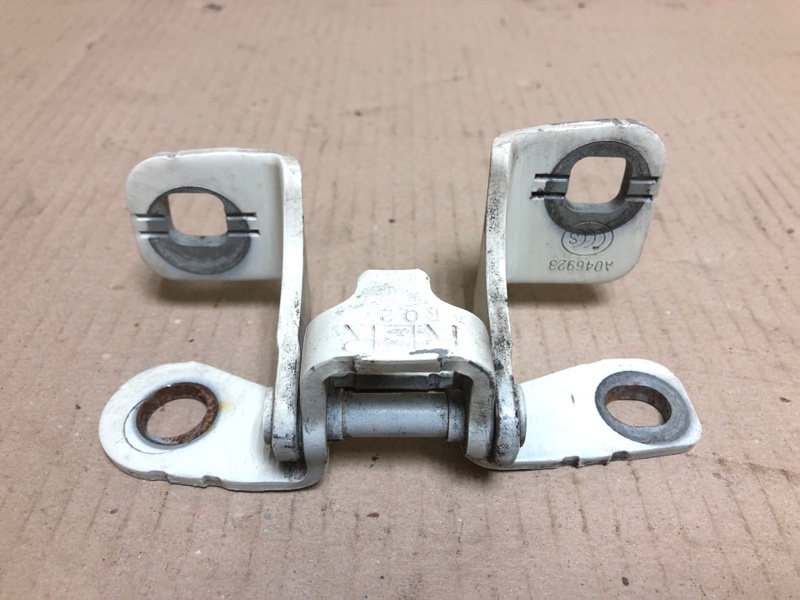 Петля двери нижняя задняя правая 300 04-10 2008 Седан 3.5 EGG Петля двери нижняя задняя правая 300 04-10 2008 Седан 3.5 EGG