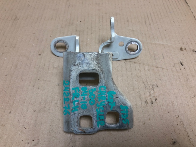 Петля двери верхняя передняя левая CHRYSLER 300 04-10 2008 Седан 3.5 EGG 4575747AA Б/У