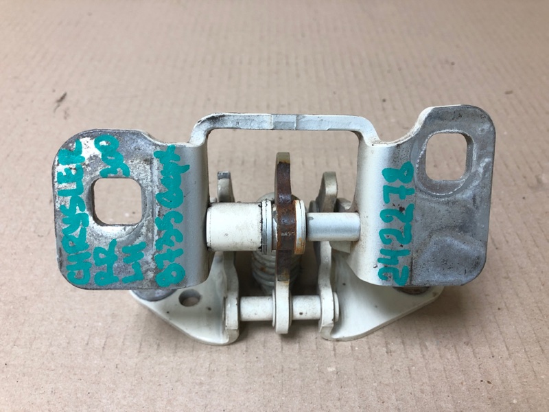 Петля двери верхняя задняя левая CHRYSLER 300 04-10 2008 Седан 3.5 EGG 4575751AA Б/У