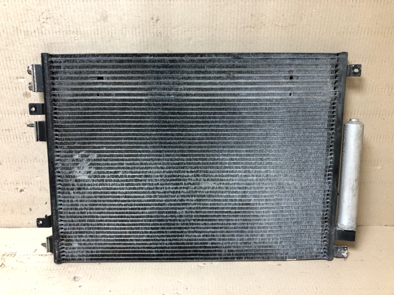 Радиатор кондиционера 300 04-10 2008 Седан 3.5 EGG