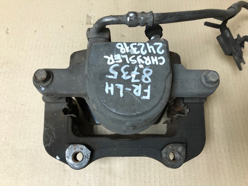 Суппорт тормозной передний левый 300 04-10 2008 Седан 3.5 EGG