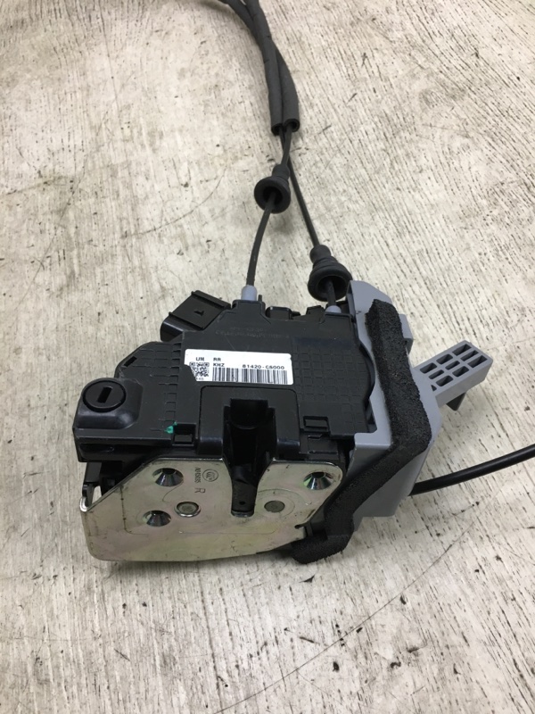 Замок двери задний правый KIA SORENTO UM 14- UM 2.4 G4KJ Замок двери задний правый KIA SORENTO UM 14- UM 2.4 G4KJ