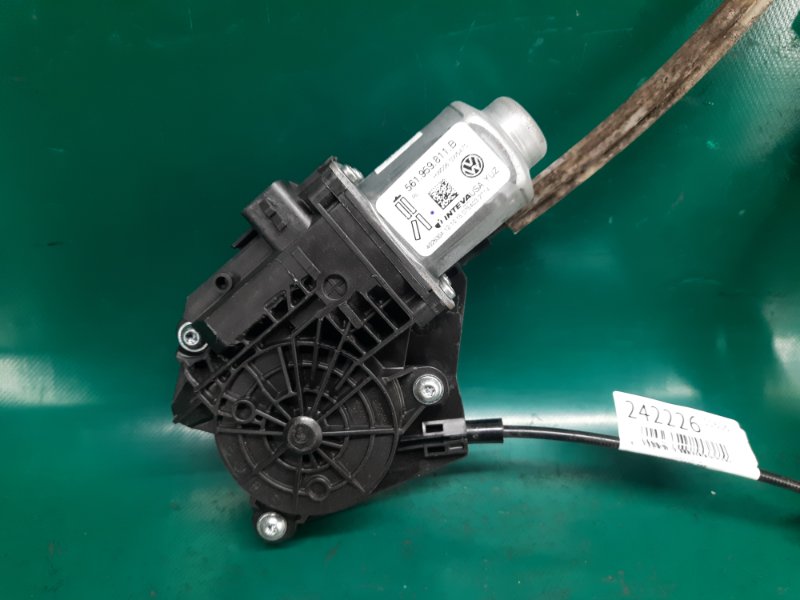 Стеклоподъемник задний левый VOLKSWAGEN PASSAT B8 14- Седан 1.8 CPRA Стеклоподъемник задний левый VOLKSWAGEN PASSAT B8 14- Седан 1.8 CPRA