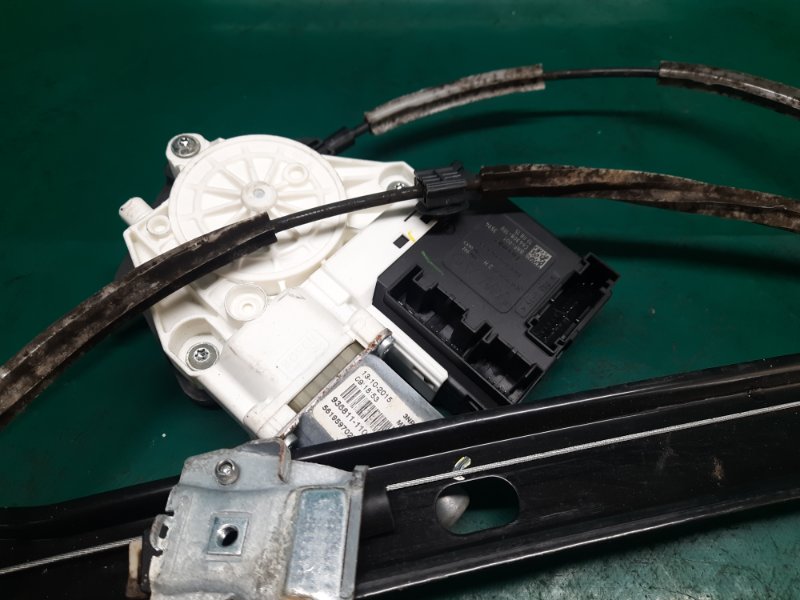 Стеклоподъемник передний правый PASSAT B8 14- 2016 Седан 1.8 CPRA