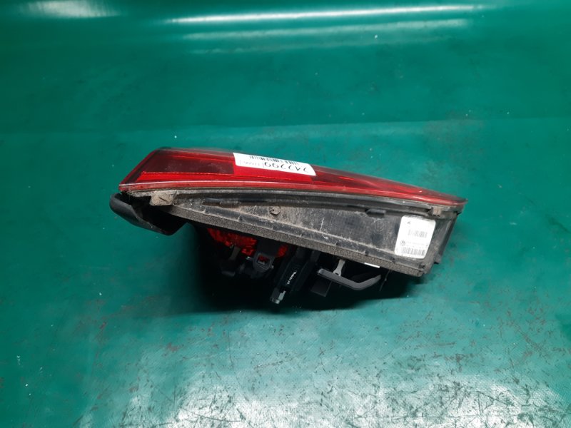 Фонарь внутренний правый PASSAT B8 14- 2016 Седан 1.8 CPRA