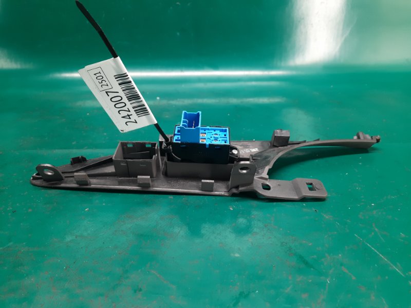 Кнопка стеклоподъемника задняя левая SONATA YF 10-14 2013 Седан 2.4 G4KK