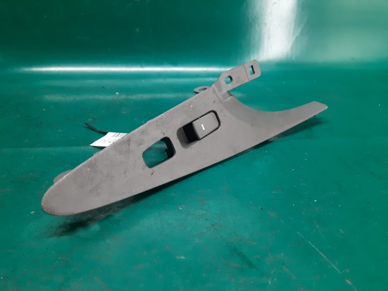 Кнопка стеклоподъемника задняя левая SONATA YF 10-14 2013 Седан 2.4 G4KK