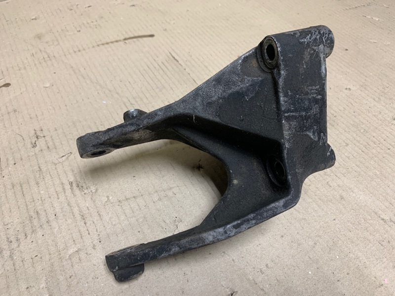 Кронштейн опоры двигателя задний MDX (YD1) 00-06 2002 Внедорожник 3.5 Кронштейн опоры двигателя задний MDX (YD1) 00-06 2002 Внедорожник 3.5