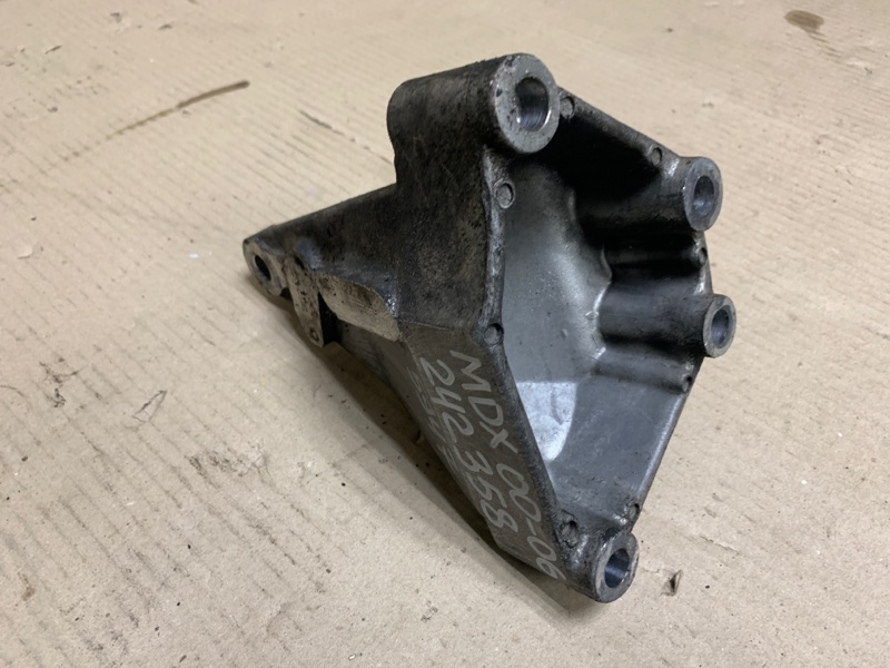 Кронштейн опоры двигателя задний MDX (YD1) 00-06 2002 Внедорожник 3.5 Кронштейн опоры двигателя задний MDX (YD1) 00-06 2002 Внедорожник 3.5