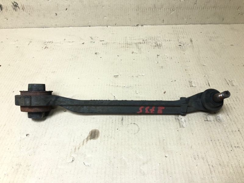 Рычаг передней подвески нижний передний левый 300 04-10 2008 Седан 3.5 EGG