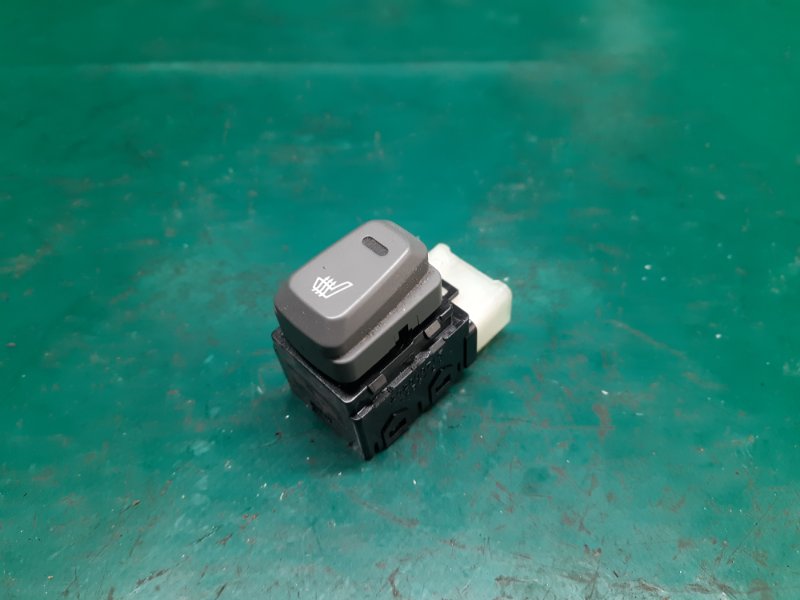 Кнопка обогрева сидений задняя правая HYUNDAI SONATA YF 10-14 Седан 2.4 G4KK