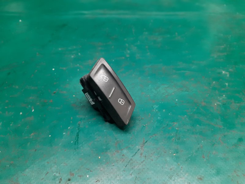 Кнопка центрального замка передняя левая VOLKSWAGEN PASSAT B8 14- Седан 1.8 CPRA