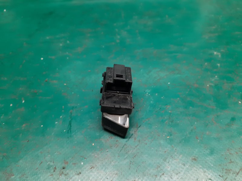 Кнопка центрального замка передняя левая PASSAT B8 14- 2016 Седан 1.8 CPRA