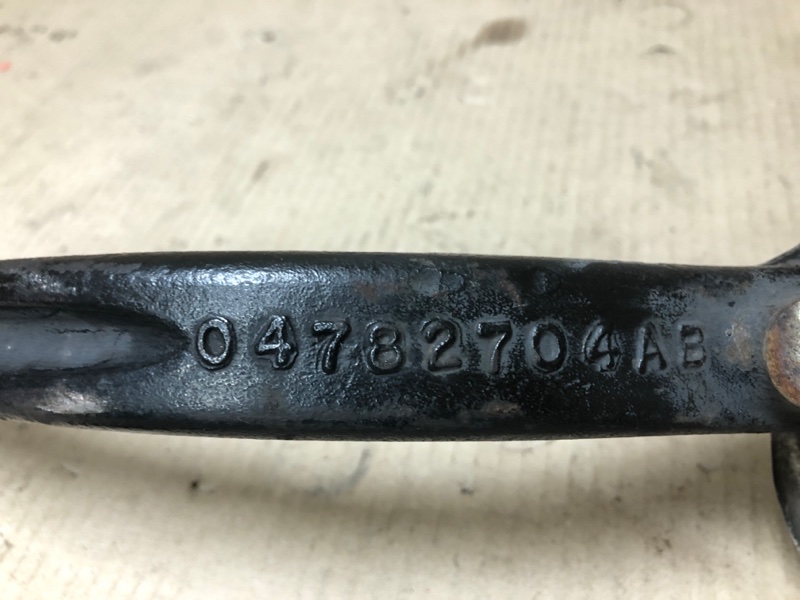 Кулак поворотный передний правый CHRYSLER 300 04-10 Седан 3.5 EGG