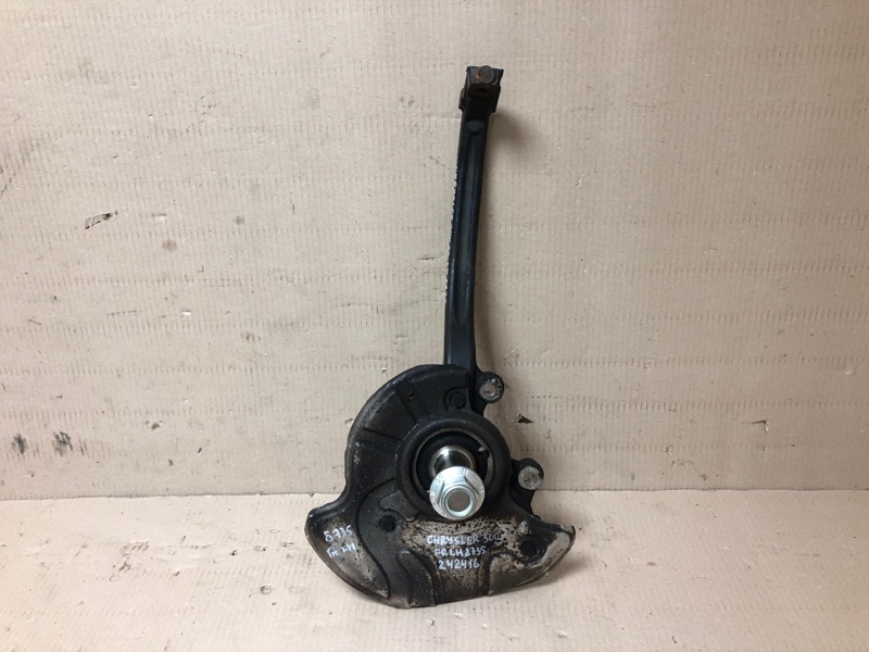 Кулак поворотный передний левый CHRYSLER 300 04-10 2008 Седан 3.5 EGG 4782741AB Б/У