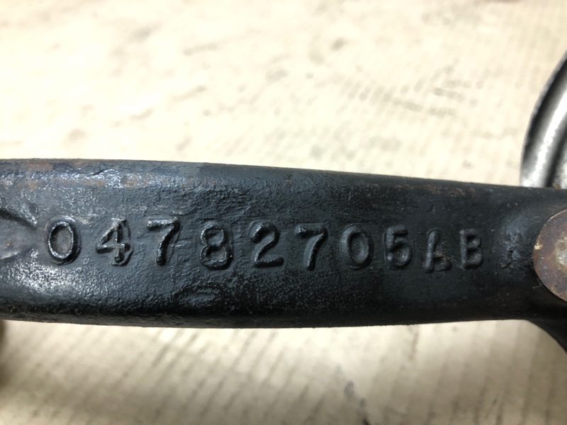 Кулак поворотный передний левый CHRYSLER 300 04-10 Седан 3.5 EGG