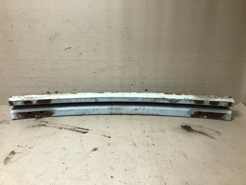 Усилитель заднего бампера 300 04-10 2008 Седан 3.5 EGG