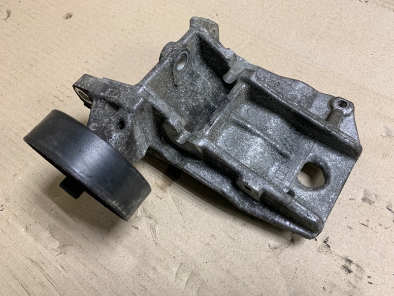 Кронштейн компрессора кондиционера TRIBECA B9 05-07 2006 Внедорожник 3.0 EZ30 Кронштейн компрессора кондиционера TRIBECA B9 05-07 2006 Внедорожник 3.0 EZ30