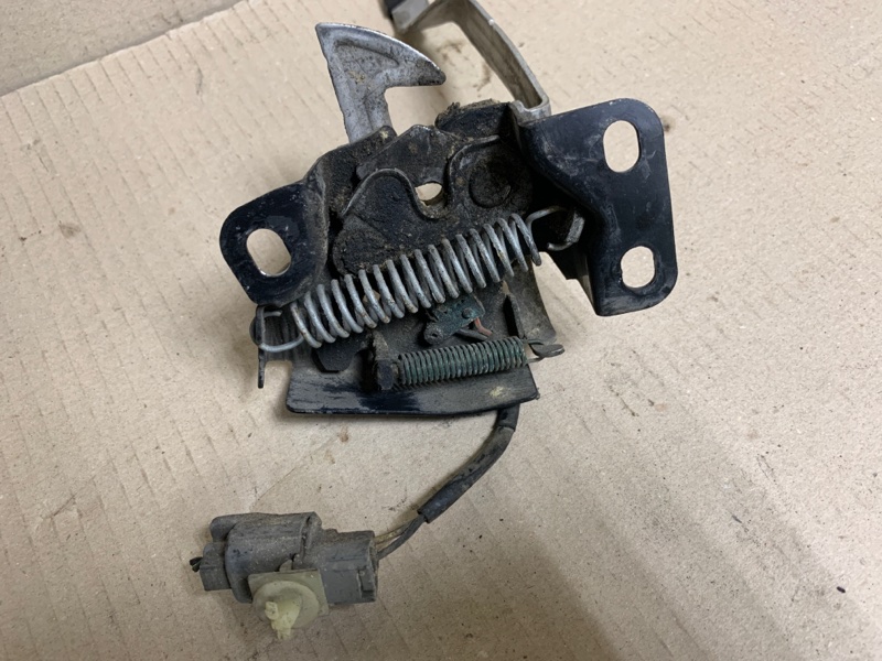 Замок капота TRIBECA B9 05-07 2006 Внедорожник 3.0 EZ30