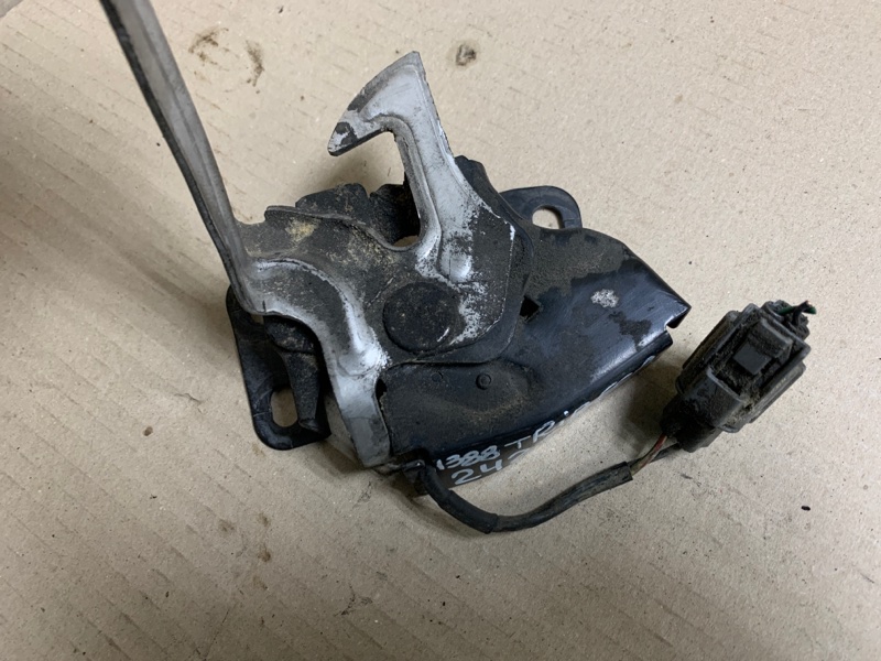 Замок капота TRIBECA B9 05-07 2006 Внедорожник 3.0 EZ30