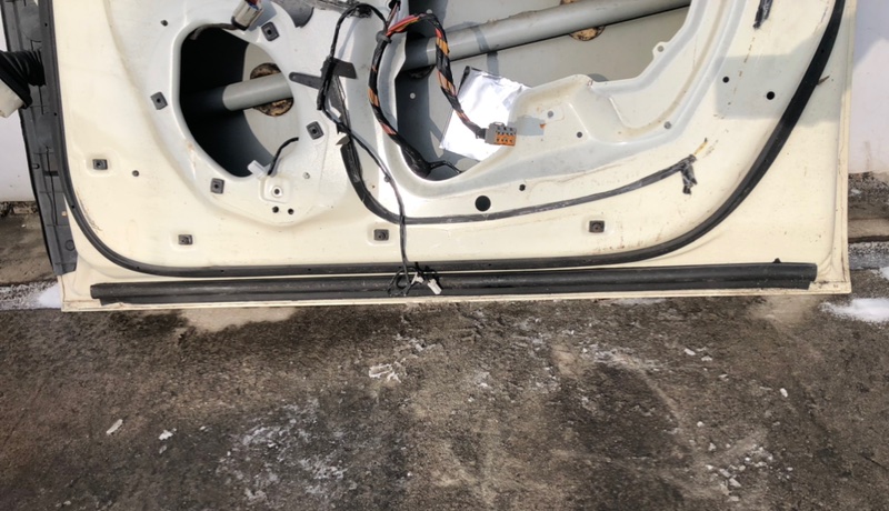 Дверь передняя правая 300 04-10 2008 Седан 3.5 EGG