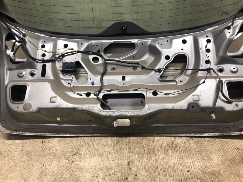 Крышка багажника OUTBACK 09-14 BR Крышка багажника OUTBACK 09-14 BR