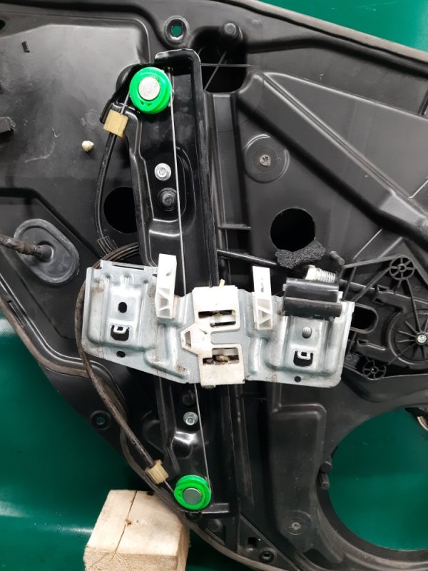 Стеклоподъемник задний правый FIESTA 08-17 2013 Хэтчбек 1.6 XDEZ