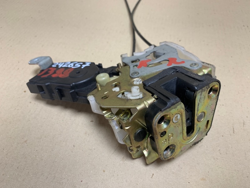 Замок двери задний правый SUBARU TRIBECA B9 05-07 2006 Внедорожник 3.0 EZ30 61034XA00A Б/У