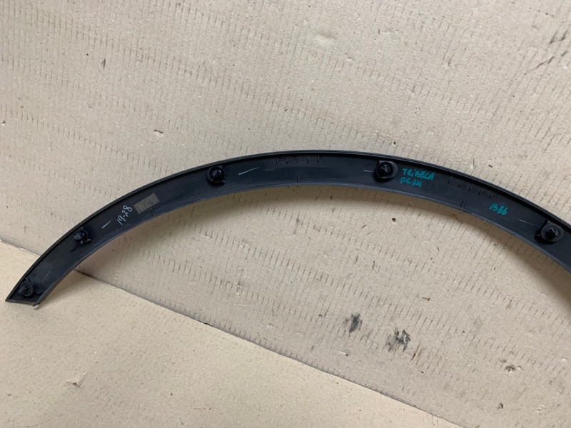 Накладка крыла (расширитель арки) передняя правая TRIBECA B9 05-07 2006 Внедорожник 3.0 EZ30