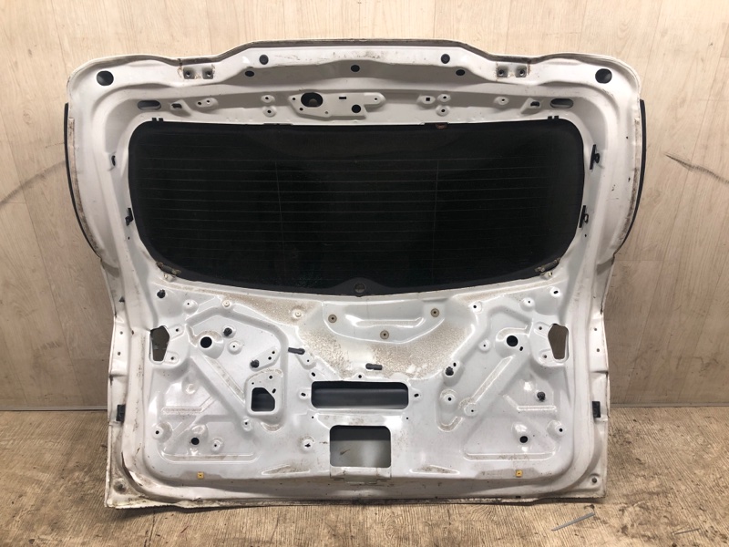 Крышка багажника TRIBECA B9 05-07