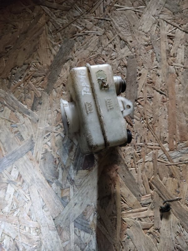 Бачок главного тормозного цилиндра FORESTER SG 02-07