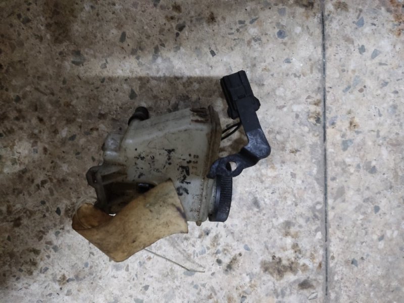 Бачок главного тормозного цилиндра MAZDA XEDOS 6 X6 (CA) 92-98 CAY9-43-55X Б/У