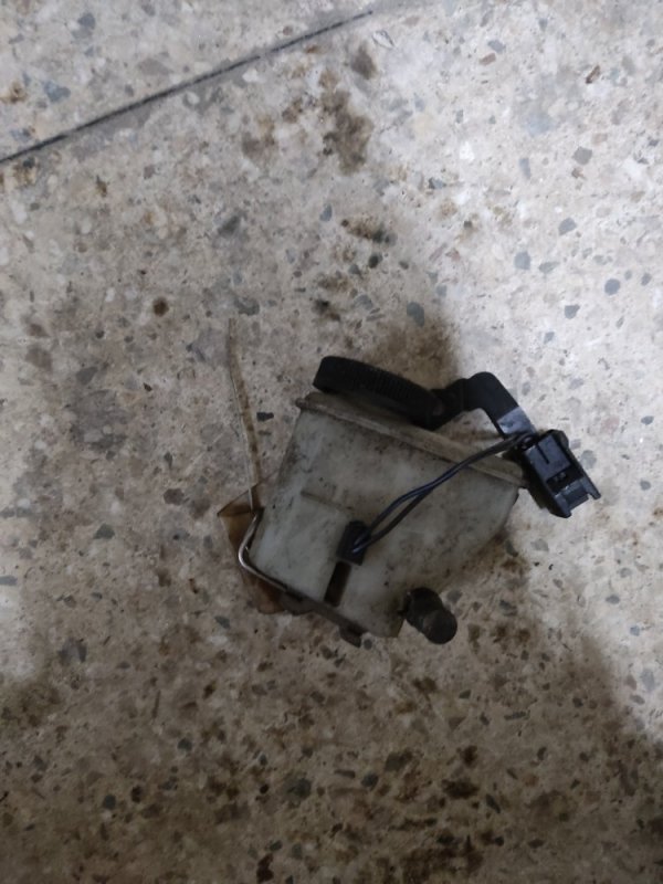 Бачок главного тормозного цилиндра XEDOS 6 X6 (CA) 92-98