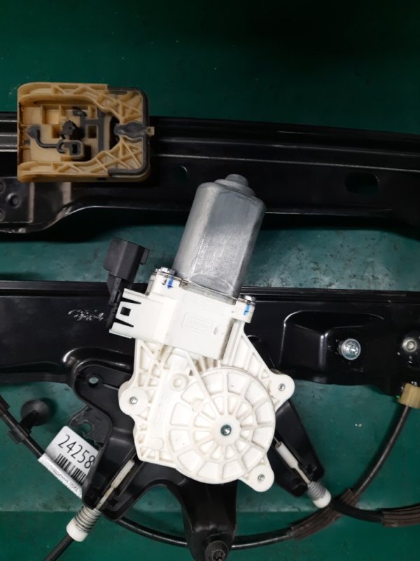 Стеклоподъемник передний правый FORD FOCUS 10-18 Седан 2.0 XQDA