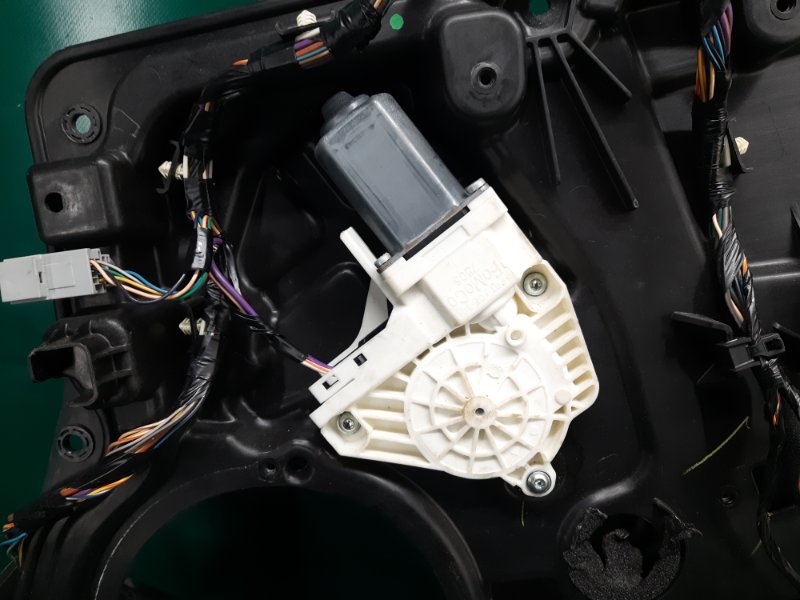 Стеклоподъемник передний правый FORD FIESTA 08-17 Хэтчбек 1.6 XDEZ