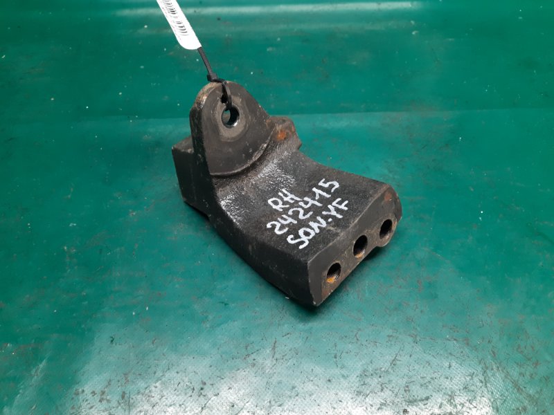 Кронштейн двигателя правый HYUNDAI SONATA YF 10-14 2013 Седан 2.4 G4KK 21825-4R100 Б/У