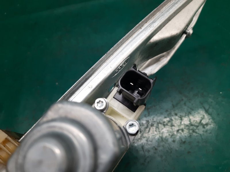 Стеклоподъемник задний правый FORD FOCUS 10-18 Седан 2.0 XQDA