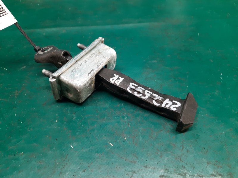 Ограничитель двери задний правый FORD FOCUS 10-18 2014 Седан 2.0 XQDA CP9Z-5827204-A Б/У